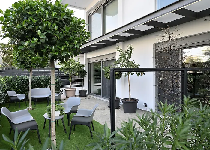 The Lop Athens Holidays Luxury Suites